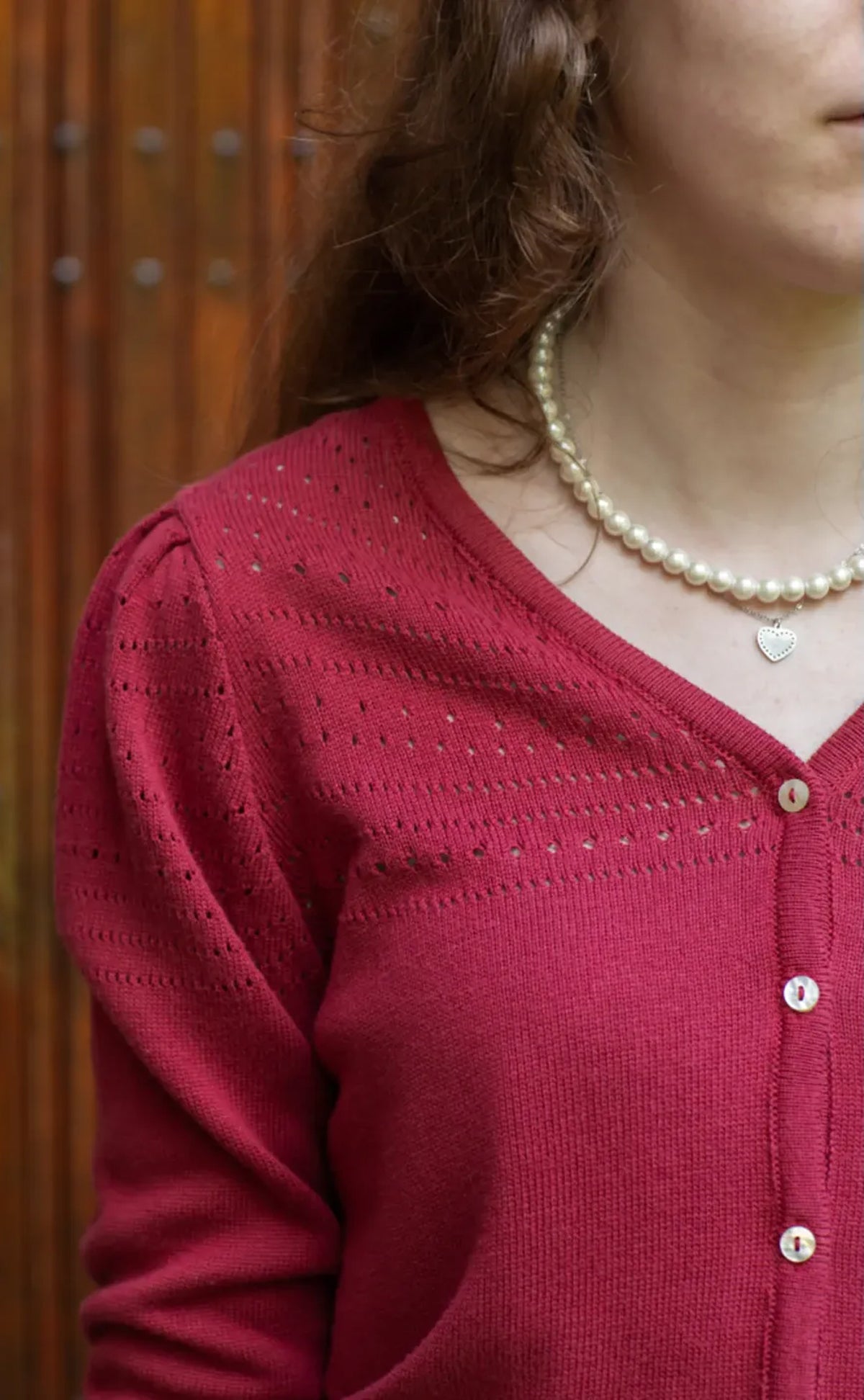 Very_Cherry_LUCIA_VINTAGE_Lochmuster_V-Neck_CARDIGAN_Strickjacke_-_Marsala-4