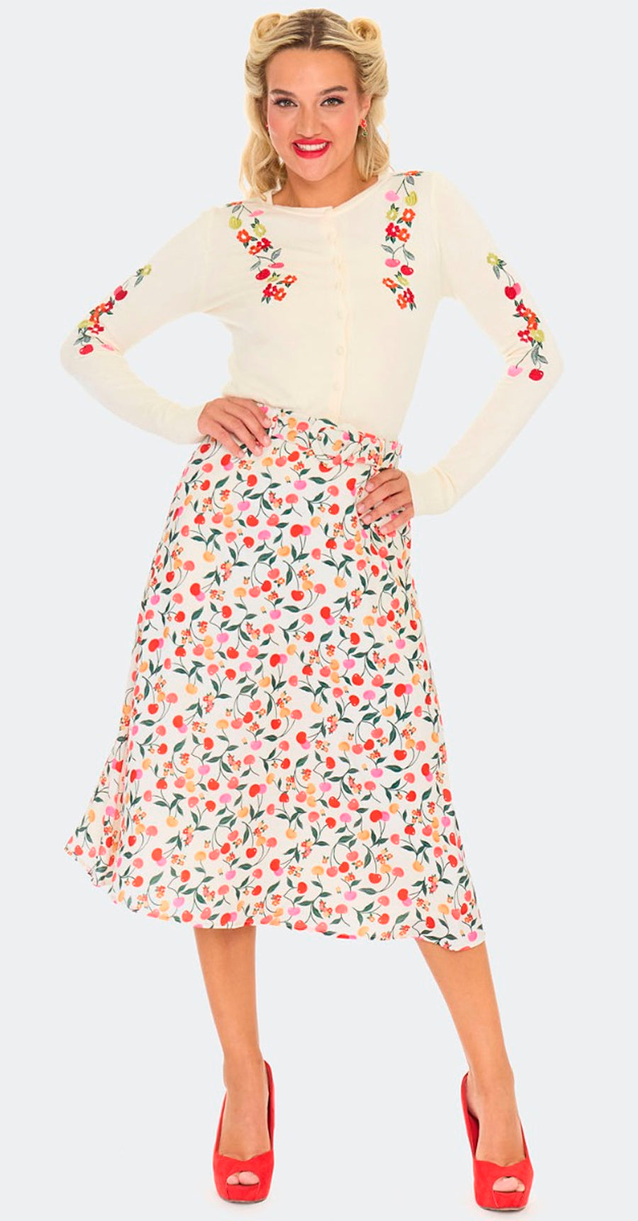 Voodoo Vixen «Floral Cherry» Vintage Embroidered Blüten und Kirschen Retro Cardigan / Strickjacke