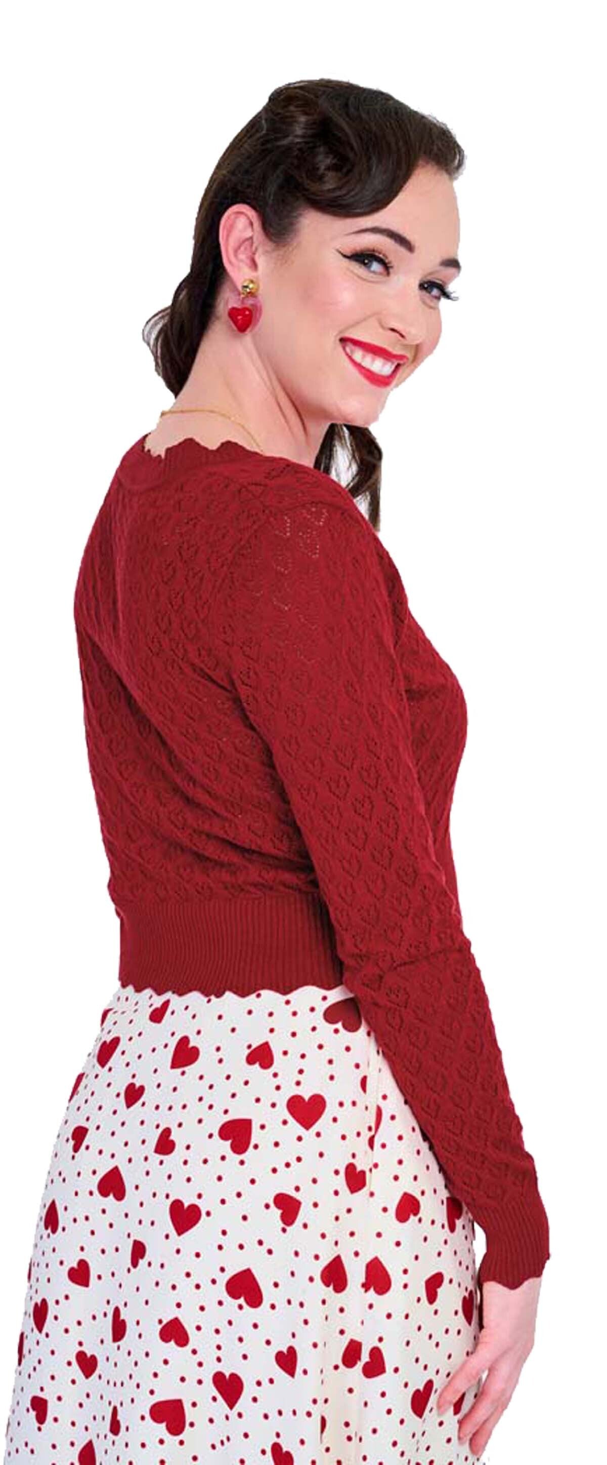 Voodoo_Vixen_SCALLOP_EDGE_HEART_VNeck_Lochmuster_Langarm_CARDIGAN_Stickjacke_Kirschrot-1