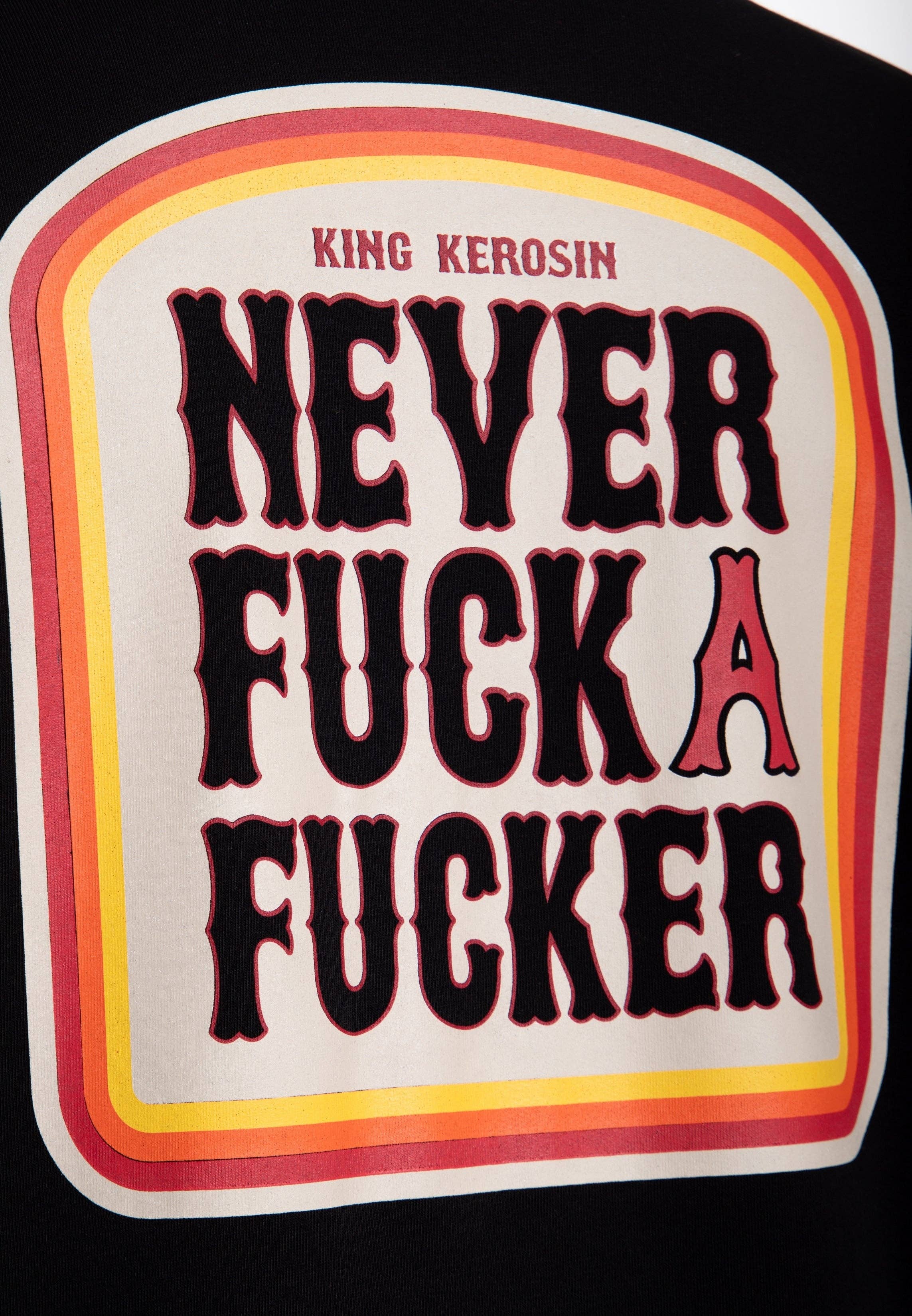 King Kerosin «Never Fuck A Fucker» Oldschool Retro Varsity Kapuzen-Sweatjacke / Hoodie